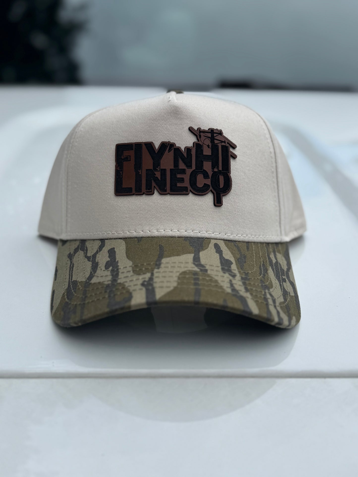 Lost hat co Ea5y 2-toned
