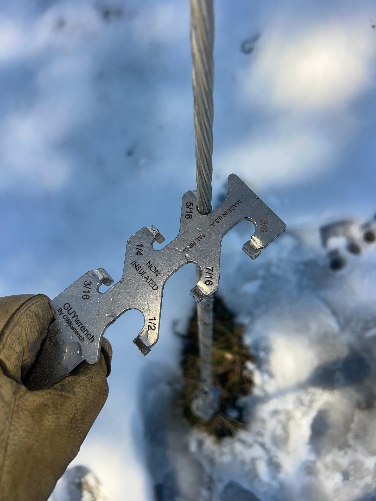 GUYwrench Guy wire removal hand tool