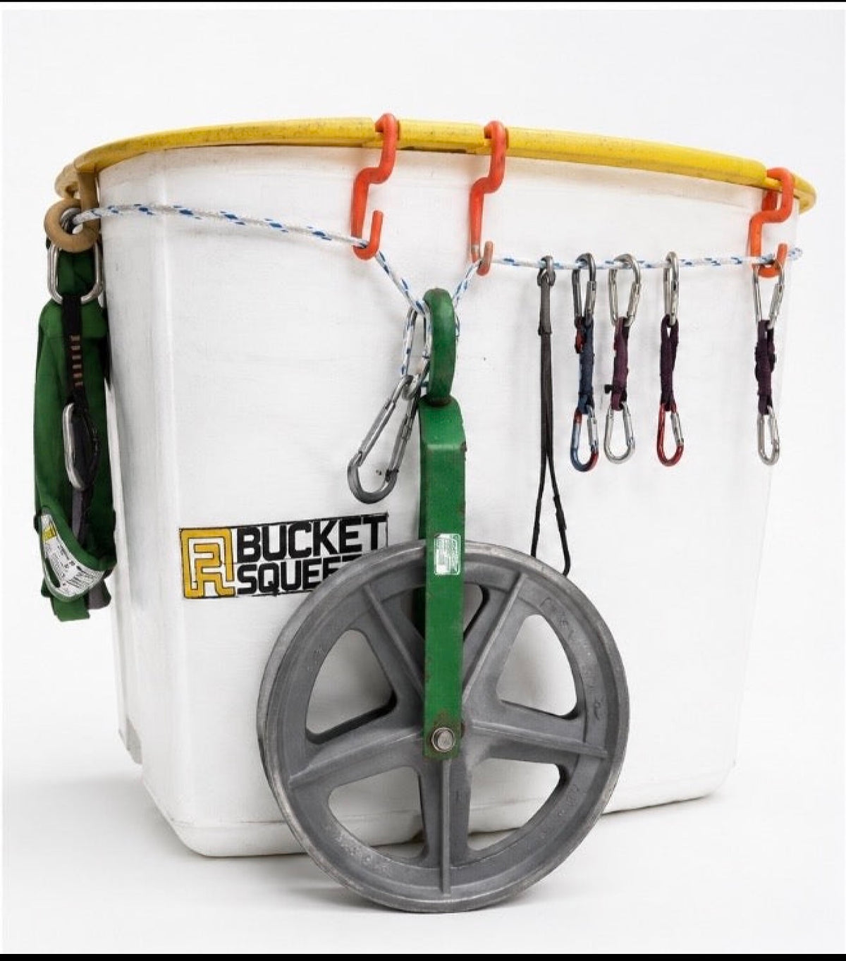 The bucket squeeze